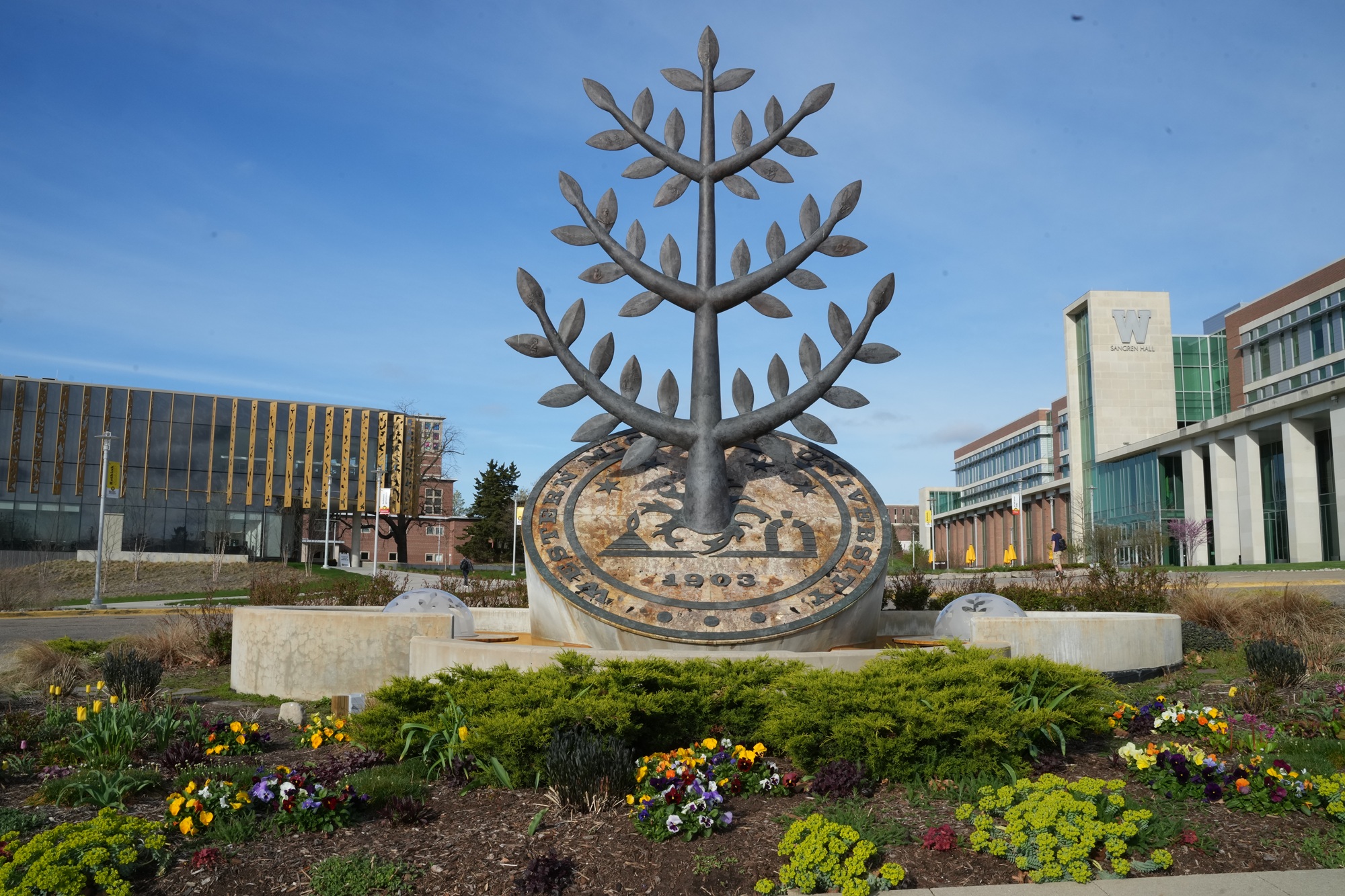 WMU 1903 bronze tree sculpture